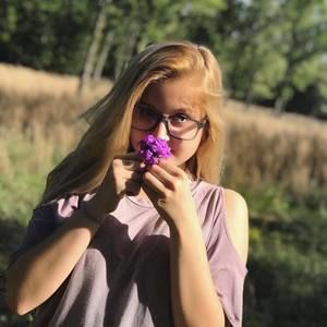 Meet your Posher, Ally